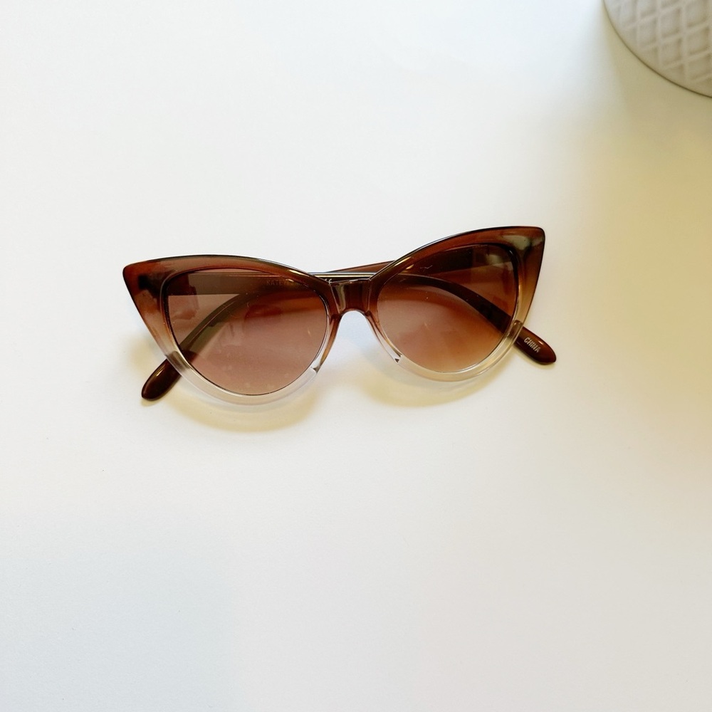 Vintage - Brown Cat-Eye Sunglasses